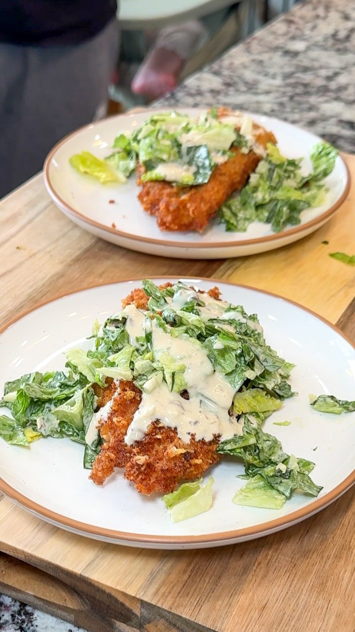 Crispy+chicken+topped+with+caesar+salad